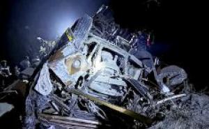 नेपाल में बड़ा हादसा, बस नदी में गिरने से 17 लोगों की मौत खबरगली Major accident in Nepal, 17 people died after bus fell into river