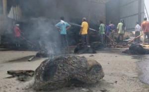 A massive fire broke out in a rice mill, burning several quintals of paddy and gunny bags to ashes. hindi news cg big news latest news khabargali 