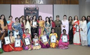 Raipur: The capital resonated with 'Nari Tu Narayani Samman', 121 talents of the society were honoured with grand awards, founder and director of the organization Sonam Srivastava, Mahendra Singhania, UHFC Foundation, Chhattisgarh, Khabargali