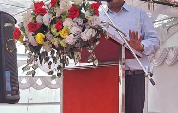 Women should remain aware of their rights.  Dr. Dinesh Mishra, Ophthalmologist and President of the Superstition Eradication Committee, delivering a lecture at the District Women's Awareness Camp, Raipur, Chhattisgarh,Khabargali