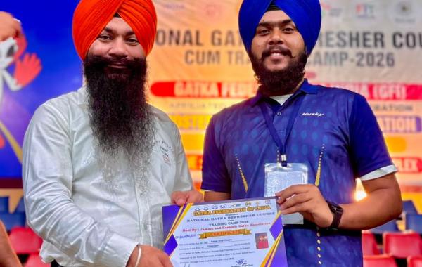 Rajveer Singh Chhabra of Raipur became the National Gatka Referee, increased the pride of Chhattisgarh, Neelam Sinha of Mahasamund, Avinash Jaiswal of Balodabazar, Gatka Association President Simran Singh, Secretary Khwaja Ahmed, Raipur, Chhattisgarh, Khabargali