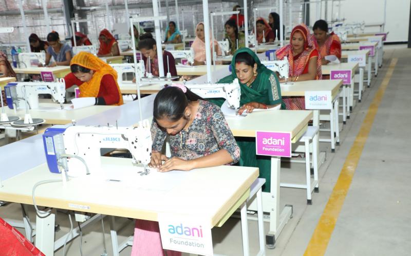 Dr. Preeti Adani's Swabhiman Vision reaches Madhya Pradesh, 1,500 women will receive support, Badarwas, Khabargali