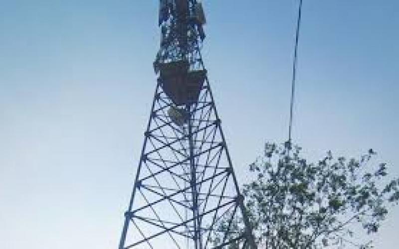  A 21-year-old youth committed suicide by jumping from a tower; police are investigating the reasons behind the incident. hindi news big news khabargali 