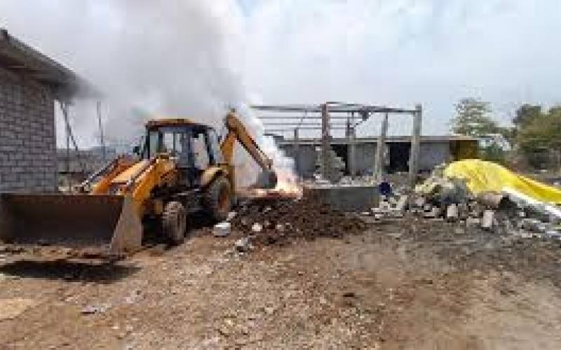 Fire breaks out in a firecracker factory after a massive explosion, killing several workers latest hindi news khabargali 