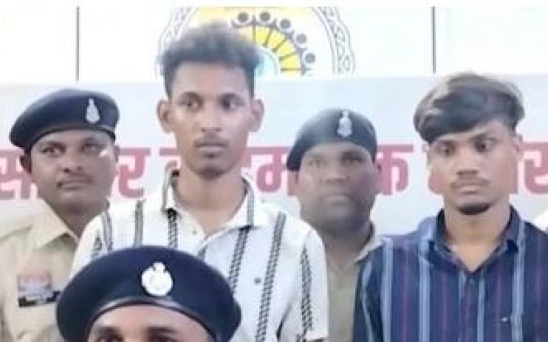 After a refusal to marry, a spurned man had an acid attack carried out by a friend; two arrested—they had been plotting for three months. hindi news chhattisgarh khabargali 