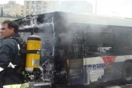 In a tragic road accident in Saudi Arabia, a bus collided with a diesel tanker, killing 42 Indian passengers. Hindi latest News big news khabargali 