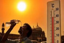  Heat wave conditions will wreak havoc across central India, including Chhattisgarh, for the next seven days. A heatwave alert has been issued, with a 14-year record broken in Delhi. new delhi hindi news khabargali 