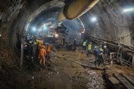 Tragic accident in Chamoli tunnel; 7 workers from Chhattisgarh and Jharkhand killed. hindi news latest big news khabargali 