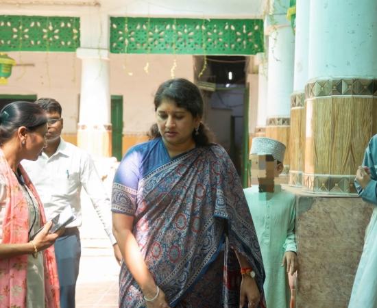 Major flaws found in Madrasas, Child Commission strict: Children were being forced to do manual labour, filth in the premises and lack of drinking water. Dr. Varnika Sharma's inspection found deficiencies in child protection standards, gave instructions for improvement, Madrasa Islahul Muslimeen and Darul Yatama located at Baijnath Para, Dr. Varnika Sharma, Chairperson of Chhattisgarh State Child Rights Protection Commission, Raipur, Chhattisgarh Khabargali