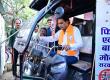 Lok Sabha elections, Rajesh Moonat drove an auto rickshaw, asked the public to vote for Brijmohan Agarwal, Raipur, Chhattisgarh, Khabargali