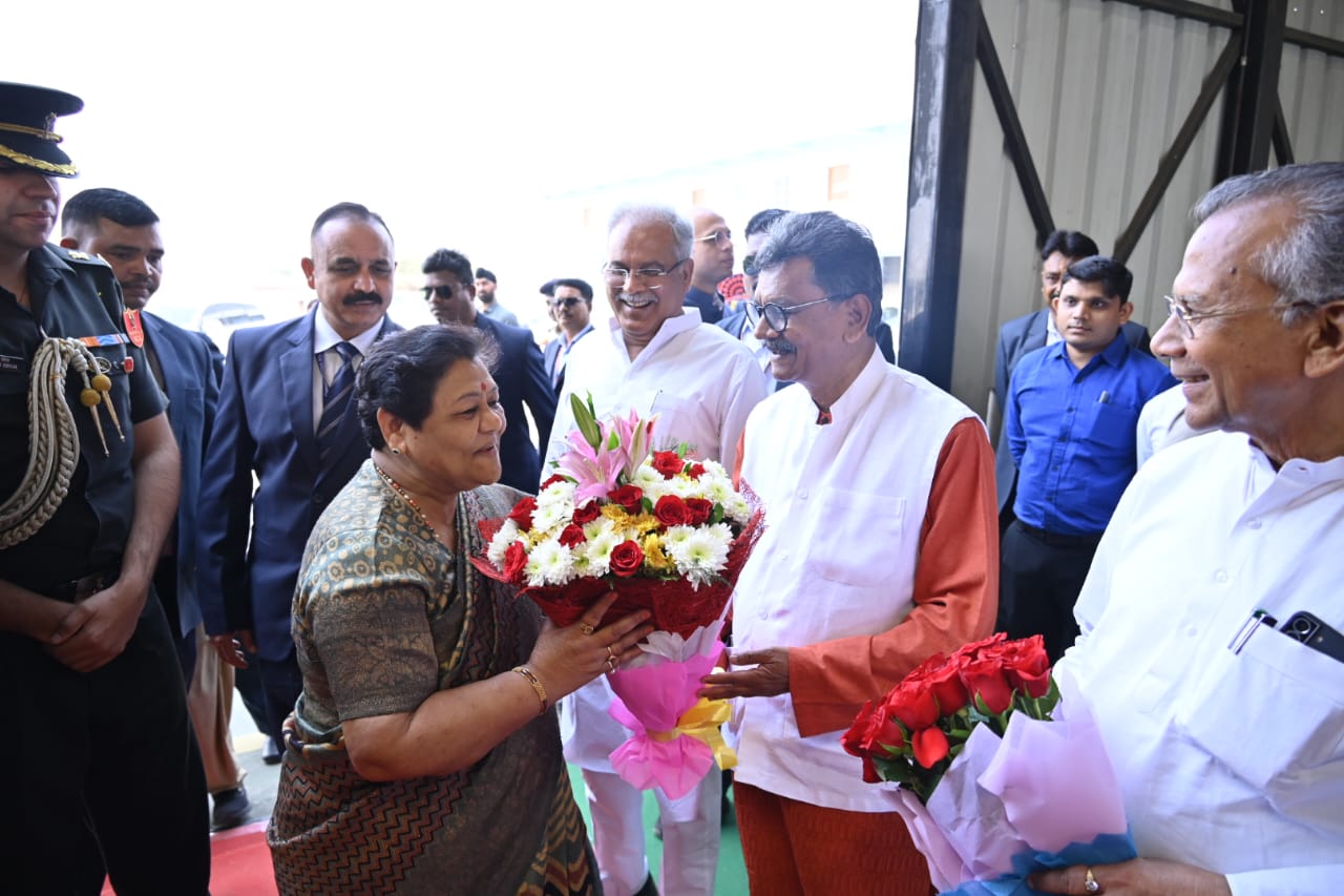 Governor Ms. Anusuiya Uike, Governor Vishwa Bhushan Harichandan, Chief Justice Arup Kumar Goswami, Chhattisgarh, Khabargali