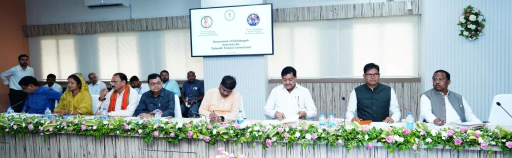 The effect of double engine government is visible, Chief Minister Sai has asked Central Finance Commission for special grant for Chhattisgarh, there is a need to focus on manufacturing and service sector for the creation of developed Chhattisgarh, Central Finance Commission Chairman Dr. Arvind Panagariya, Chhattisgarh, Khabargali
