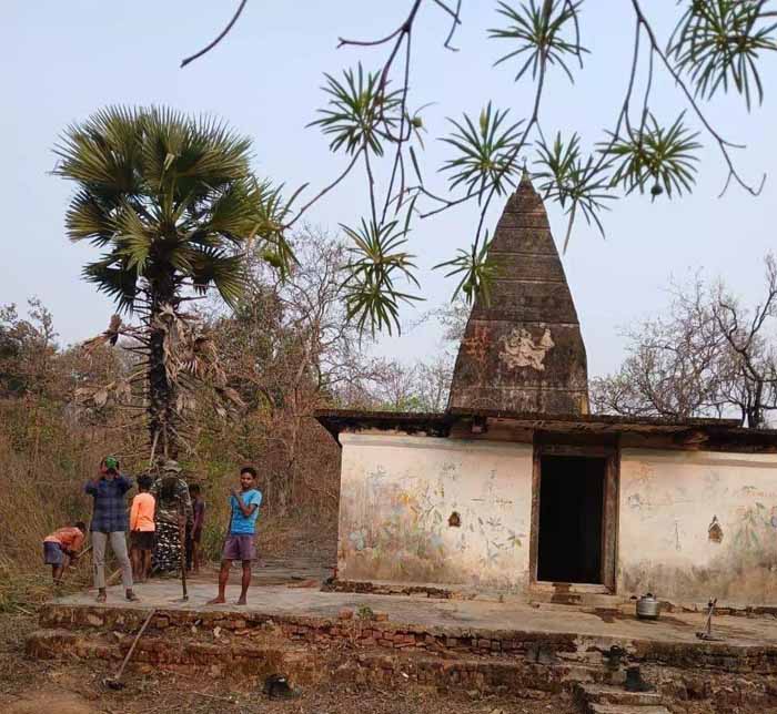The doors of Shri Ram temple were closed for 21 years.. then a miracle happened, CRPF opened the Shri Ram temple which was closed by Naxalites, Keralapenda, Chhattisgarh, under Chintalnar police station area of ​​Naxal-affected Sukma district, Khabargali