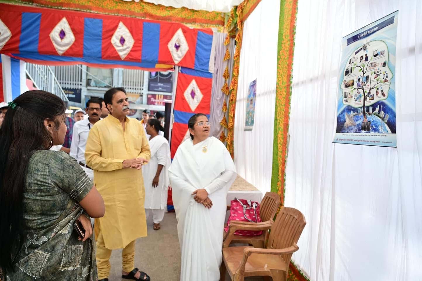 31 May is World No Tobacco Day, former cabinet minister and senior MLA Rajesh Munat appealed to create awareness about the ill effects of tobacco, Prajapita Brahmakumari Medicos organized an exhibition on World No Tobacco Day,