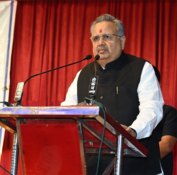 Become a councillor, not a contractor: Dr. Raman Singh 52 councillors including Mayor Meenal Choubey felicitated at Maharashtra Mandal Raipur, Chhattisgarh, Khabargali