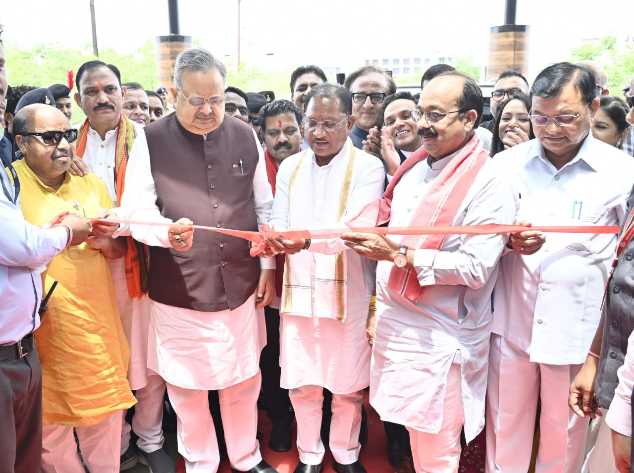 Chief Minister Vishnu Dev Sai inaugurated ITSA Hospital with world-class facilities... Health facilities in Chhattisgarh will get new heights, 50-bed facilities, trained doctors will always be present in the emergency and trauma unit, multispecialty, pediatric and wellness center, located near Ambuja Mall, Saddu, Sunil Balani, Dr. Sachin Peetalwar Dr. Rajkumar Barnwal, Mrs. Vinita Balani, Raipur, Chhattisgarh Khabargali)