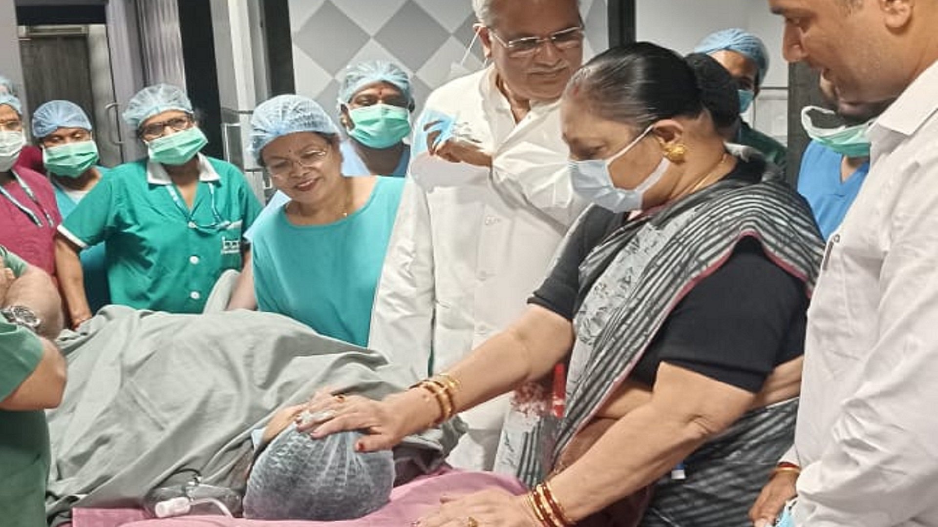 Grandfather, Chaitanya Baghel and daughter-in-law Khyati, Chief Minister of Chhattisgarh Bhupesh Baghel, khabargali