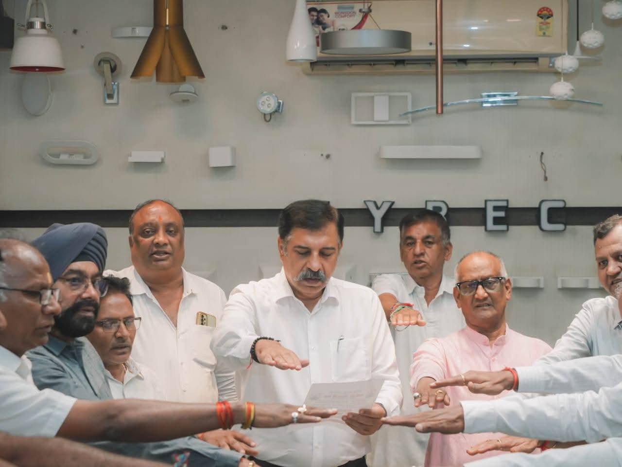 Swadeshi Trade, CAIT, Raipur, Plywood Traders Association, BC Bhartiya, Amar Parwani, Kanhaiya Gupta, Swadeshi Products, Chhattisgarh, Khabargali