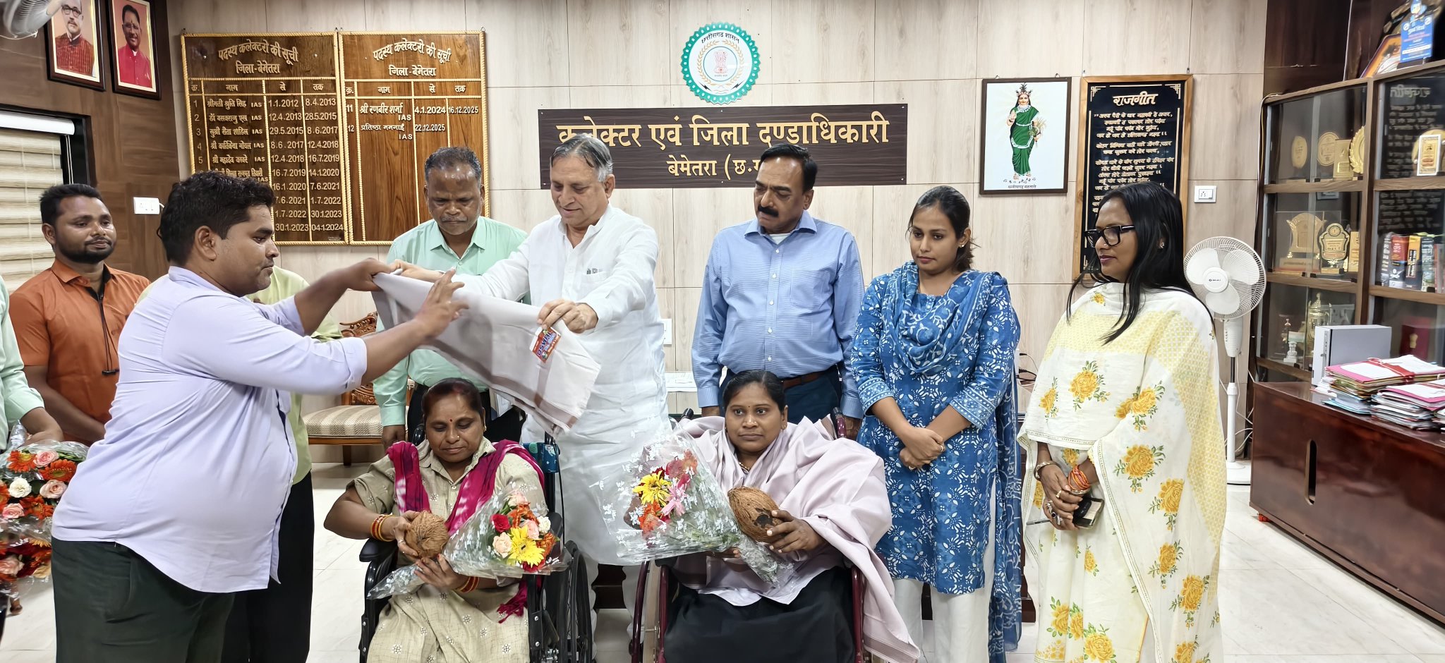 Disabled beneficiaries become self-reliant through self-employment loan scheme, successful business is changing lives, Chhattisgarh Disabled Finance and Development Corporation Chairman Lokesh Kavadiya, Bemetara Collector Ms. Pratibha Mamgain, Khabargali