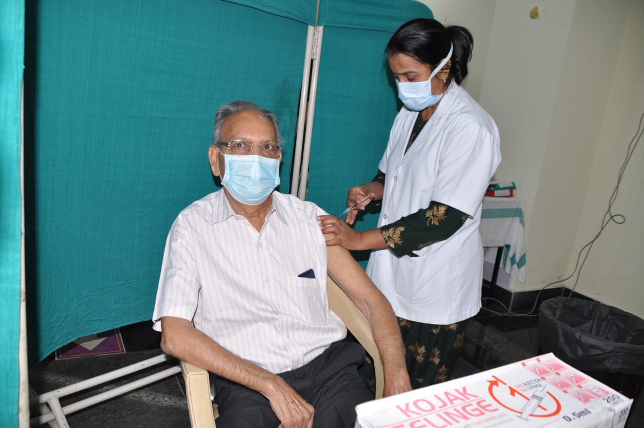 Kovid 19 Vaccine to Buzzargo, Chhattisgarh, Corona Vaccination, Health Care Worker and Front Line Worker, Khabargali