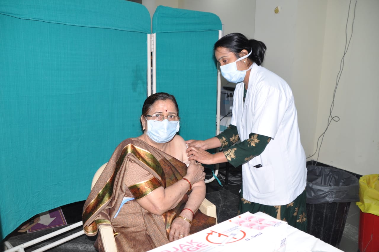 Kovid 19 Vaccine to Buzzargo, Chhattisgarh, Corona Vaccination, Health Care Worker and Front Line Worker, Khabargali