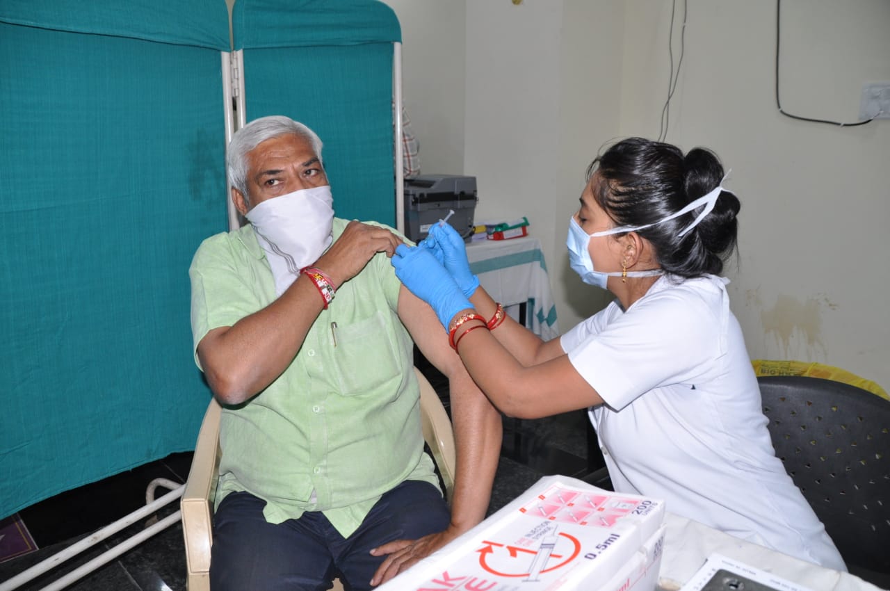 Kovid 19 Vaccine to Buzzargo, Chhattisgarh, Corona Vaccination, Health Care Worker and Front Line Worker, Khabargali