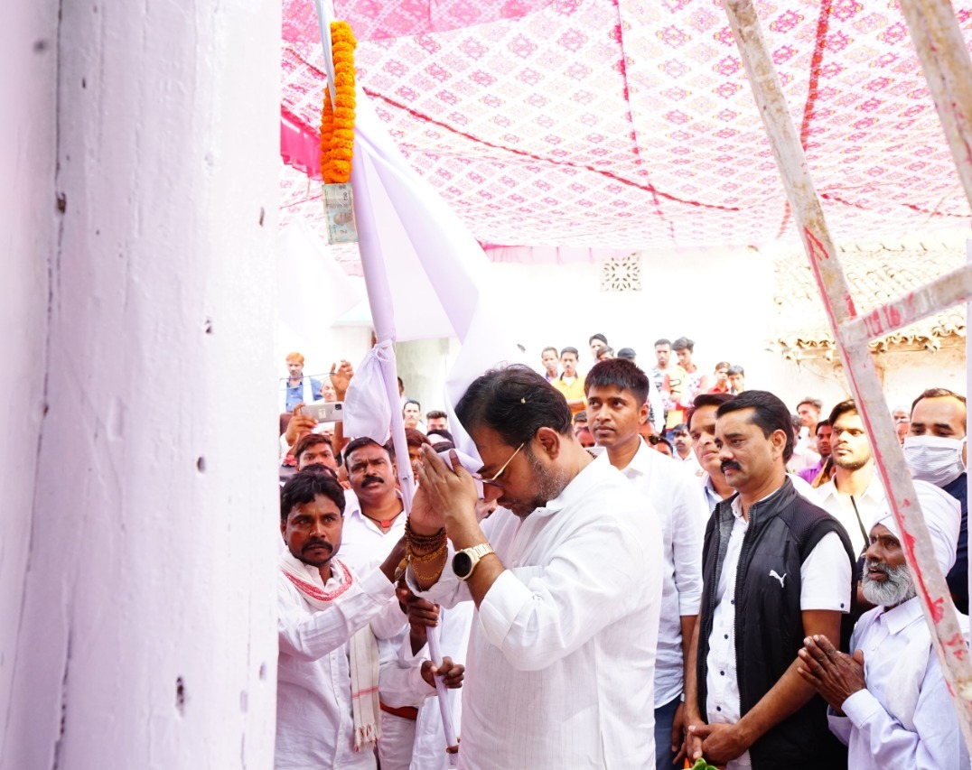 Baba Guru Ghasidas, Minister of Public Health Engineering and Village Industries, Guru Rudrakumar, Arang Development Block, Amodi Village, Joda Jaitkham, Satnami Samaj, Satnam Panth, Khabargali