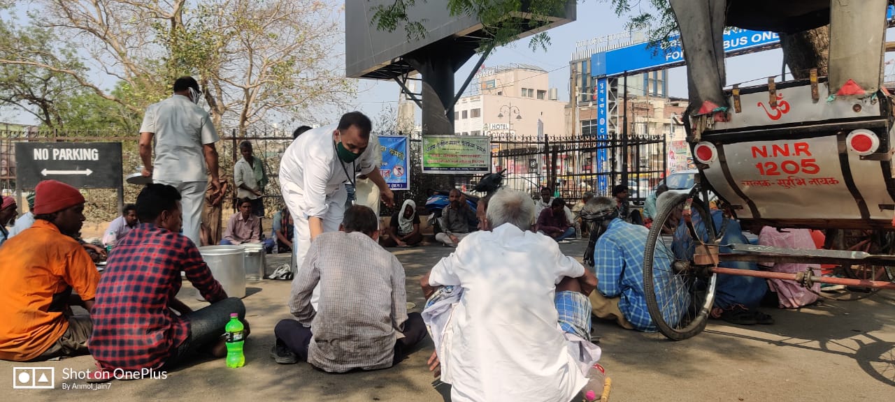 Social organization Awam A Hind Social Welfare Committee, helpless, helpless and helpless, laborers, beggars, Suchitan Abhiyan, Mohammad Sajjad Khan, Pandit Anil Shukla, Anil Kumar Sing, Zubair Khan, Yogeshwar Sinha, Anmol, Raipur, Chhattisgarh, Khabargali