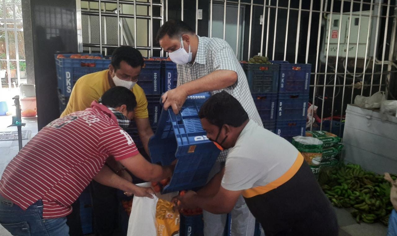 City Congress, Helpline Center, City District Congress Committee, Girish Dubey, Raw Ration, Medical Facility, Raipur, Khabargali