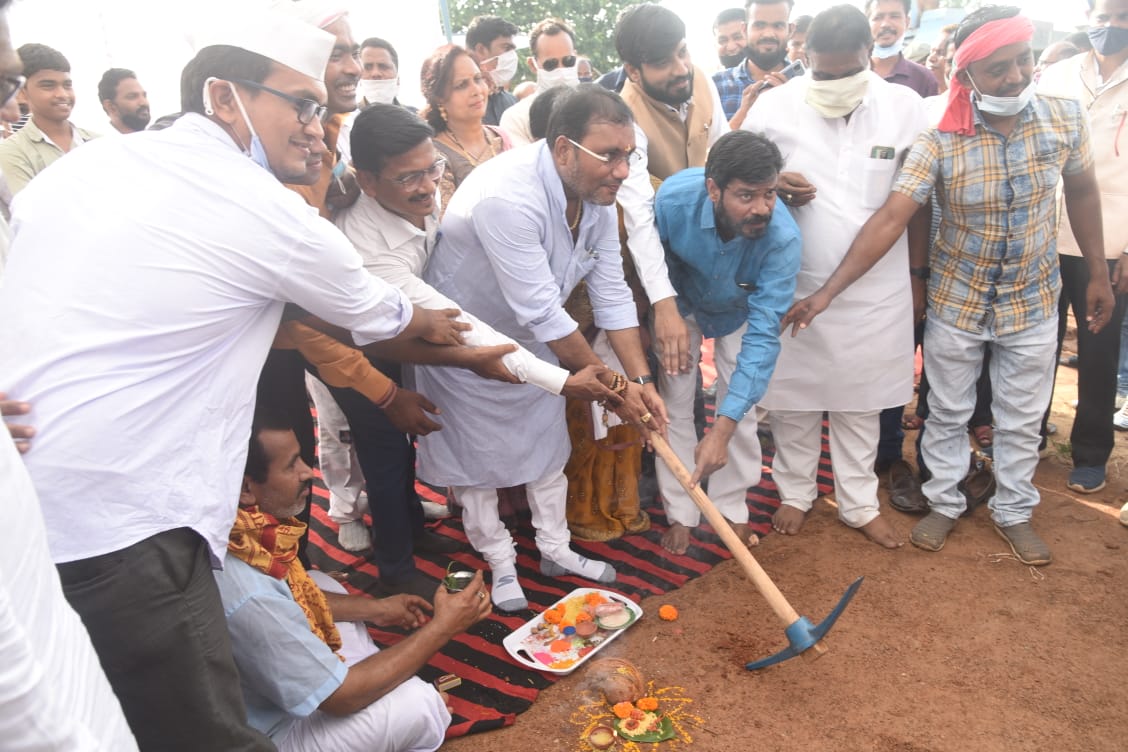 Public Health Engineering and Village Industries Minister Guru Rudrakumar, Bhilai-3 Tehsil Office Building, Bhoomi Pujan Program, Khabargali