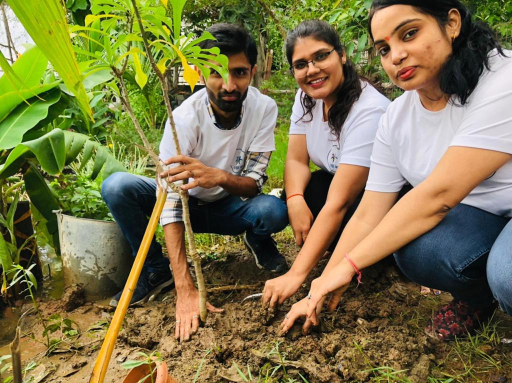 Good Kar Foundation, Environment, Friendship Day, Raipur, Khabargali