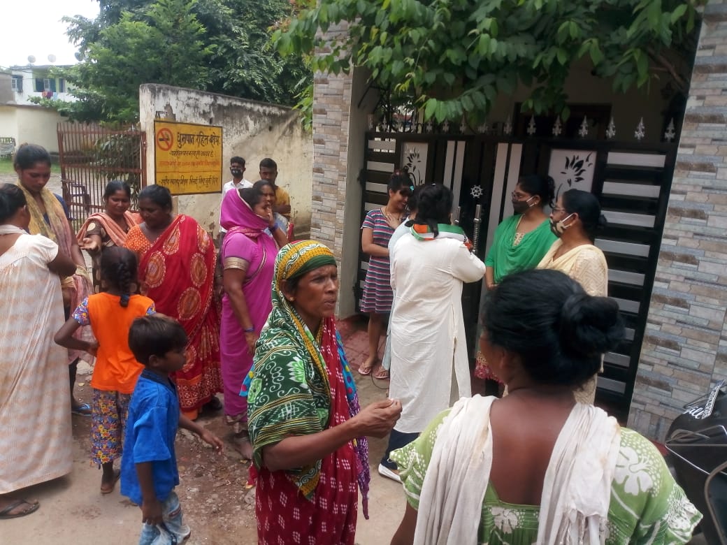 Durg District Jhuggi Jhopri President, Sarsij Ghosh, Smt. Rita Singh Gera, Ward of Bhilai, Durg, Khabargali
