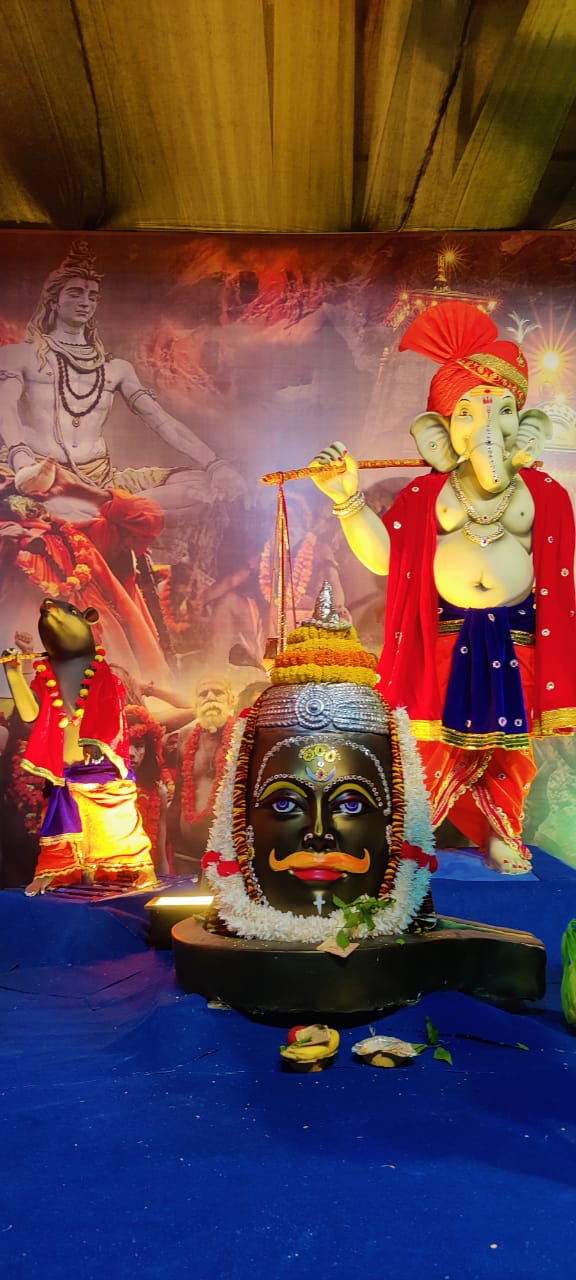 Gauri Gaura Ganeshotsav Committee Telibandha, Baijnath Dham, Jitendra Sahu, Vice President Shubham Kashyap, Secretary Prem Kurre, Dwarka Kurre, Sanju Sahu co-secretary Yogi Patel, Laxmi Kant Yadav, Treasurer Deepak Dhruv, Ashish Kashyap and members including Adi Kashyap, Ravi Patel, Aman Yadav , Taran Yadav, Hemlal Sahu, Prashant, Pappu, Harsh, Harish Nag, Josh, Mukesh Chauhan, Chandan, Bhupendra Dhiwar, Nandu Dhiwar, Raipur, Chhattisgarh, Khabargali