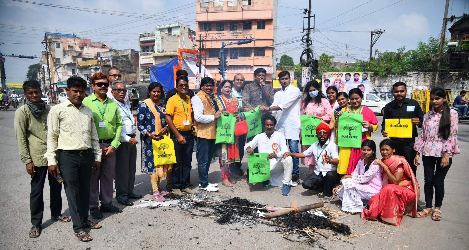 Dussehra, Mission Polythene Free, Green Army, Sadbuddhi Yatra, Amitabh Dubey, Brahmin Para Kankali Hospital Chowk, Combustion of a polythene monster, Raipur, Chhattisgarh, Khabargali