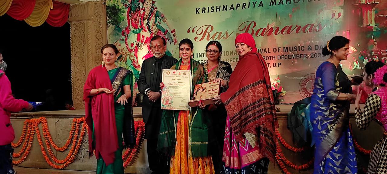 Raipur, Anjali Sharma, Banaras, Best Kalayan Award, Solo Kathak Dance, Krishna Priya Kathak Kendra, Beauty Icon of India, Kushabhau Thackeray University of Journalism and Mass Communication, Cartoonist Trymbak Sharma, Aarti Sharma, Chhattisgarh, Khabargali