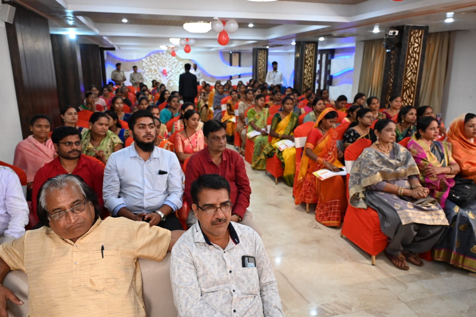 Public Health Engineering and Village Industries Minister Guru Rudra Kumar, Amit International Hotel in Bhilai, MasterCard and Learning Links Foundation Women's Entrepreneurship and Technological Training, Grant Fund, Khabargali