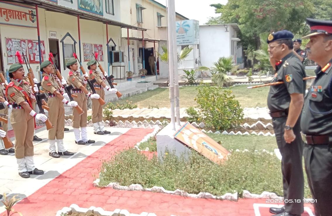 8 CG Girls Battalion, NCC Officer, NCC Cadet, Honor Ceremony, Col. Ashish Badola, Captain Archana Gumasta, Lt. K. Nagmani, Sr. Under Officer Fiza Ali, Twinkle Sahu Shivom Vidyapeeth School, Sergeant Priya Singh, Major P Surekha Rao Administrative Officer, GCI  Sharda Saraf, Chhattisgarh, Raipur, Khabargali