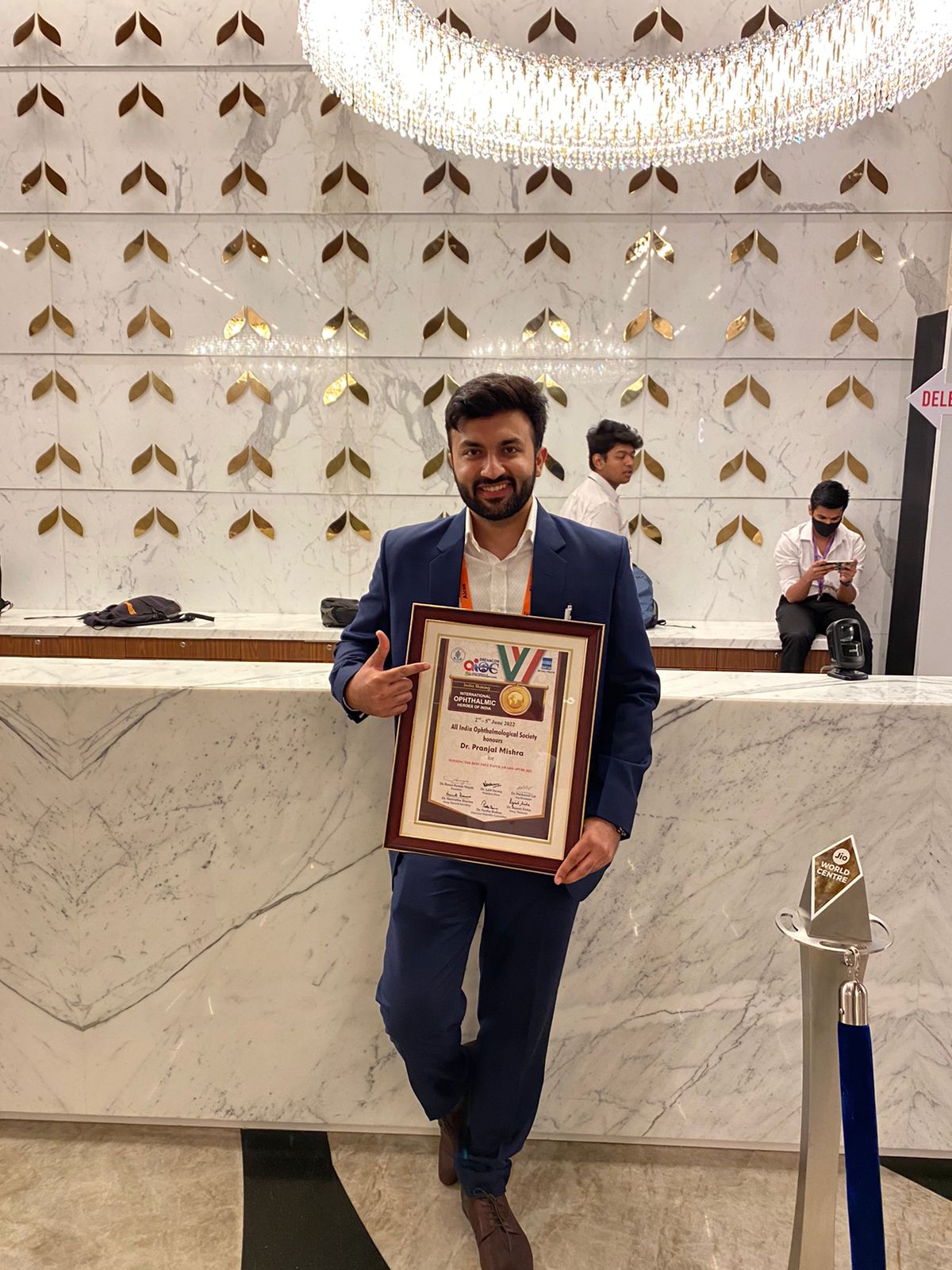 Dr. Pranjal Mishra, Young Eye and Retina Specialist, Raipur, Mumbai, National Association of Ophthalmologists, All India Ophthalmological Society, Research paper on retinal retina, Best Paper Award, Asia Pacific Conference, Life Line Express, Dr. Dinesh Mishra, Chhattisgarh, Khabargali