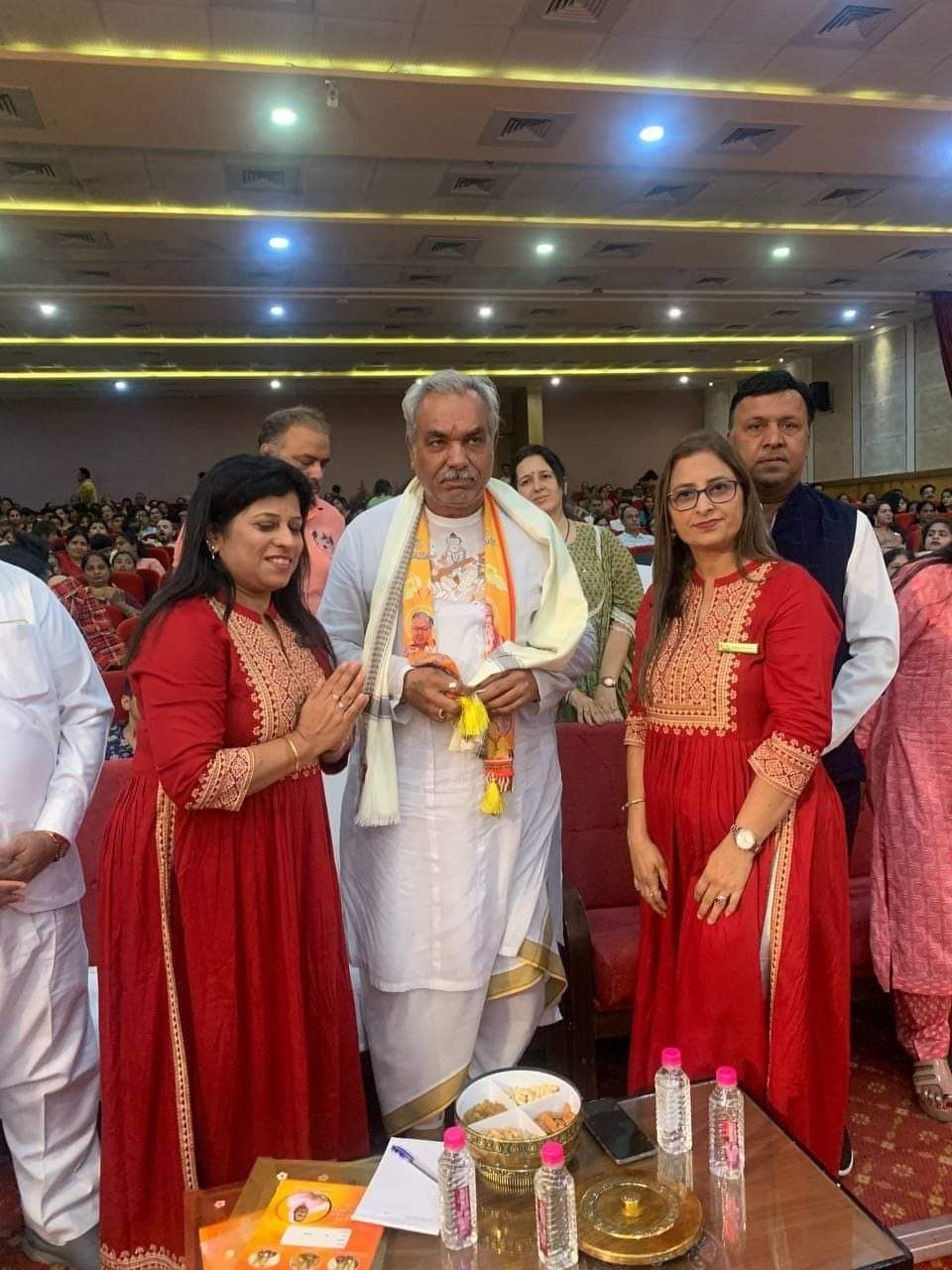 Suhini Soch, Mary Lado, Housefull, Daughters, Parents benefited, Manisha Tarwani, Jyoti Sharma, Saroj Soni, CA Chetan Tarwani, Ranjeeta Das, Pujya Shadani from Darbar Tirth, His Holiness Saint Yudhishthira Lal Ji, Jai Shaktidham Samiti Swami Harigiri Maharaj,  Chairperson Sai Ramchand, Pujya Meena Bhabhi Maa, Chhattisgarh Sindhi Panchayat, State President Shri Chand Sundrani, Raipur, Khabargali