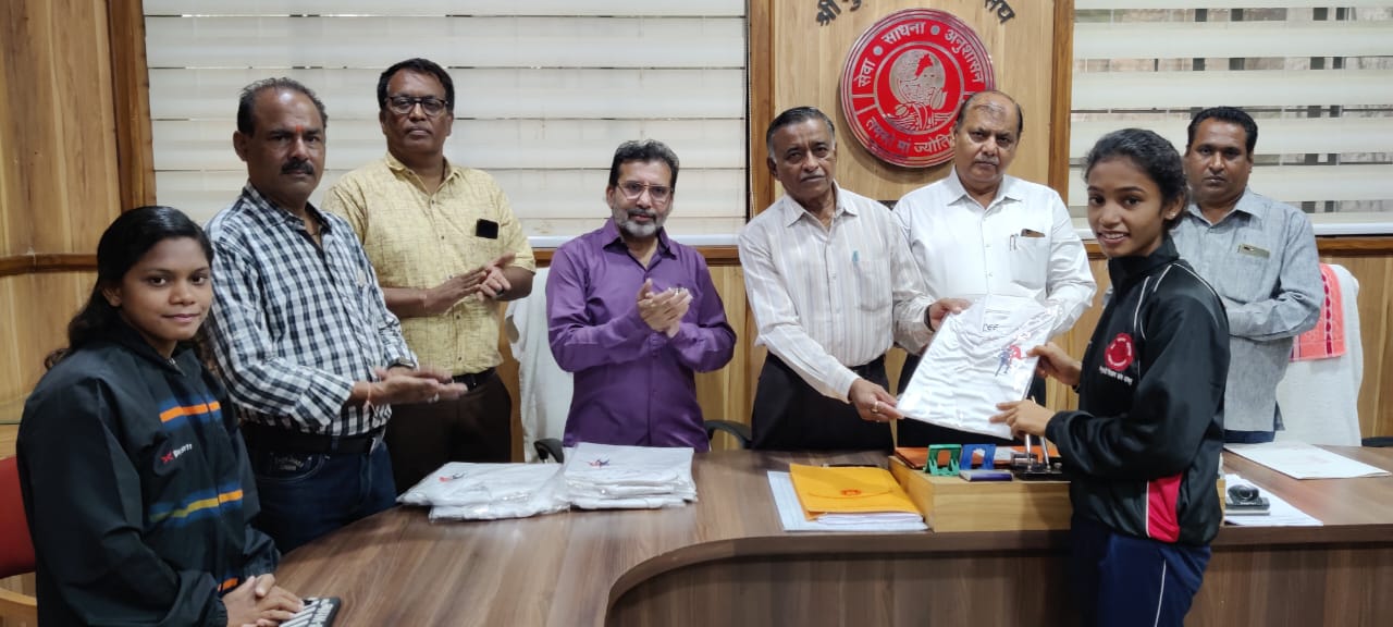 Ashok Bhai Patel, Anees Memon, Principal, Shri Gujarati Uma Shala Raipur, CG, President, CG Thai Boxing Association, Tikeshwari Sahu, Chhattisgarh, Khabargali