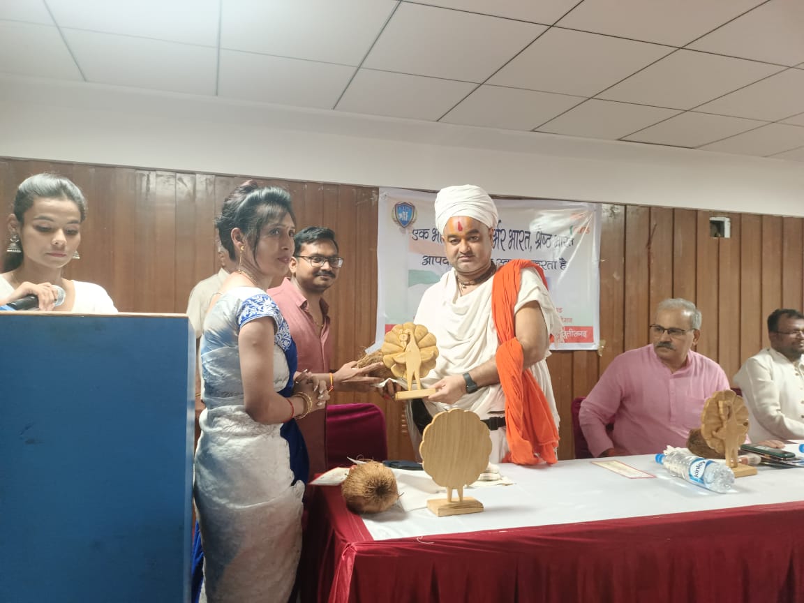National Security Jagran Manch, FANS, Raipur, One India, Self-reliant India, Shrestha Bharat, Seminar, Lt Gen Kamaljit Singh, Golok Bihari Rai, Sant Shri Yudhishthira Lal, Giani Baz Singh Ji, Gurdwara Dhan Dhan Baba Budha Sahib Ji Telibandha, Asanas Ji  Satnami Samaj Dharmaguru, Bhaskar Kinhekar, Sunita Pathak, Dr. Varnika Sharma, Khabargali