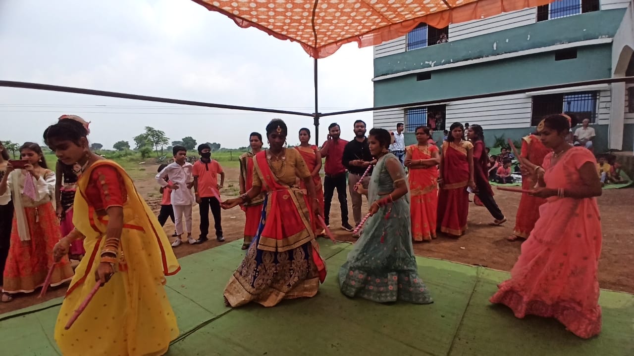 ​    ​​    ​Raipur, Saragaon, Vigilant College, Navratri, Garba, Anamika Mukherjee, Director Bhagwat Sahu, Principal Dr. Lakhan Dheevar, Vice Principal Ajay Sen, RM Bhagat, Vinay Verma, Khabargali