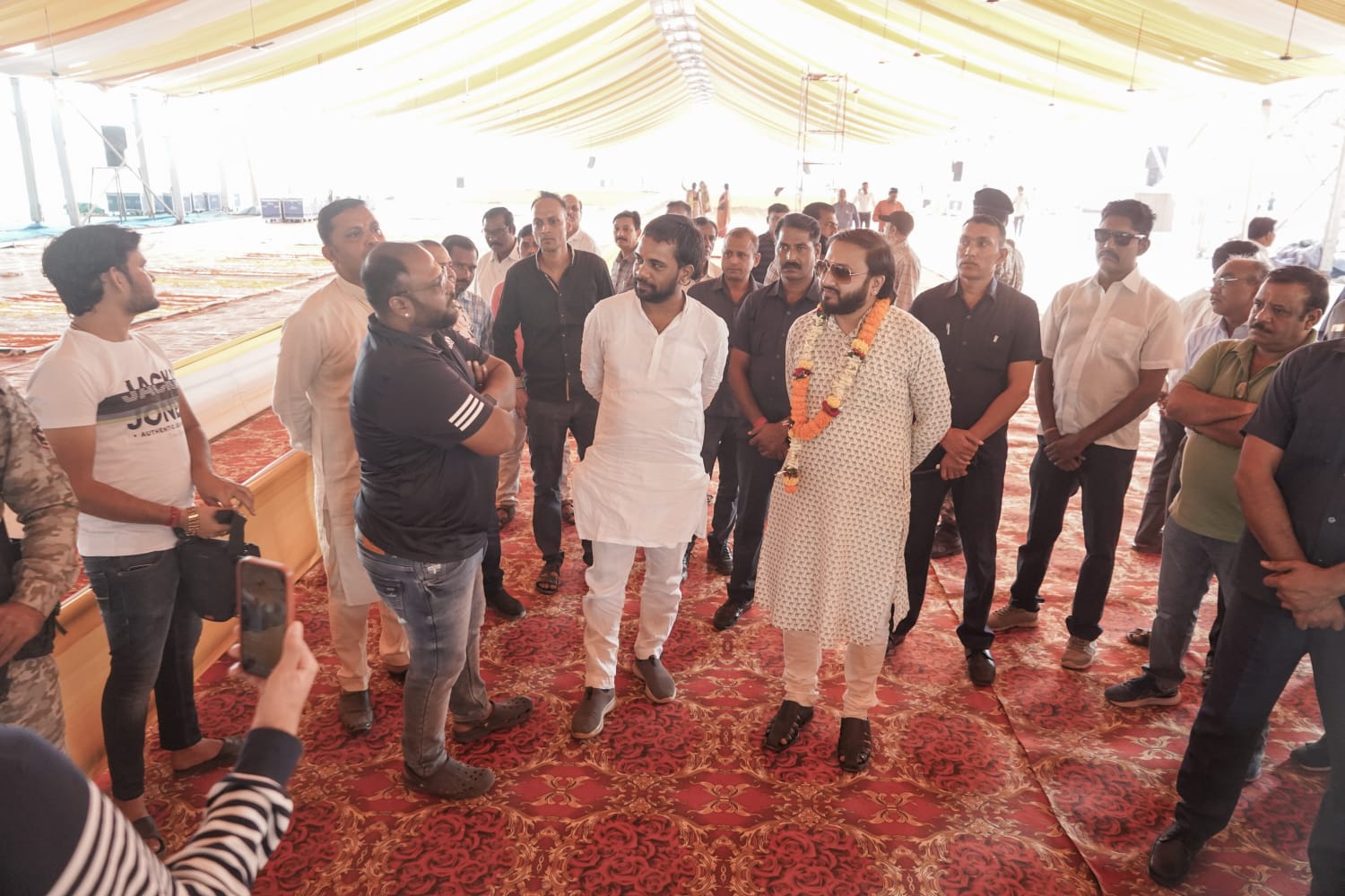 Shiv Mahapuran, Narrator Pradeep Mishra, Sehore Wale Maharaj, Dahihandi Ground at Gudhiyari, Organizer, Chandan Basant Agarwal, Raja Kamal Chandra Bhanjdev of Bastar, Raipur, Chhattisgarh, Khabargali