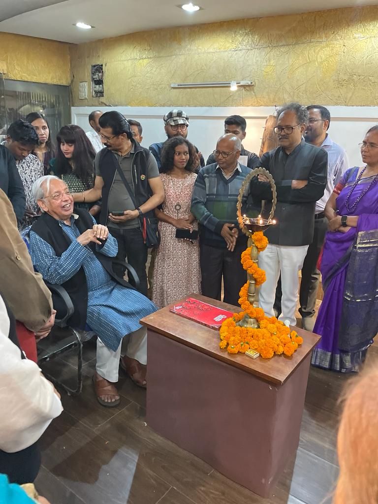 Exhibition, Poet, Critic, Senior Culturalist, Ashok Bajpai, Yogendra Tripathi, President Kala Akademi Chhattisgarh Culture Council Chhattisgarh, Hukum Lal Verma, Famous Painter, Amanul Haque, Craftsman Ram Kumar Indoria, Sculpture Art, Seeker, Karuna Sidar, Diksha Sahu, Jitendra Sahu, Sandeep Kindo, Rajendra Thakur, Mohanlal Baral, Manisha Verma, Rajendra Sungaria, Vipin Singh Rajput, Chanchal Sahu, Shyam Sunder Singh, Chhagendra Usendi, Suresh Kumbhakar, Praise Verma, Kishore Sharma, Dharam Netam, Nikhil,