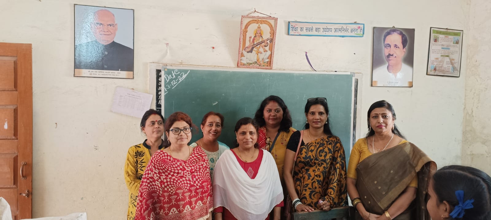 Mahatma Gandhi International Thought Forum Durg Bhilai, Chhattisgarh Unit, Government Primary, Pre-Secondary Girls School Model Town Nehru Nagar Bhilai, Distribution of sanitary napkins to school girls, Dinesh Kumar Patel, Bhilai District President Women's Branch Mrs. Kamal, Sushma Sharma, Vice President Anupama  Patel, Sharmila Ghosh, Usha Rani Yadav, Anil Kesharwani, Sarsij Ghosh, Amit Yadav, Sanjay Sahu, Shailendra Santosh and Rupesh Kumar Vaish, Khabargali