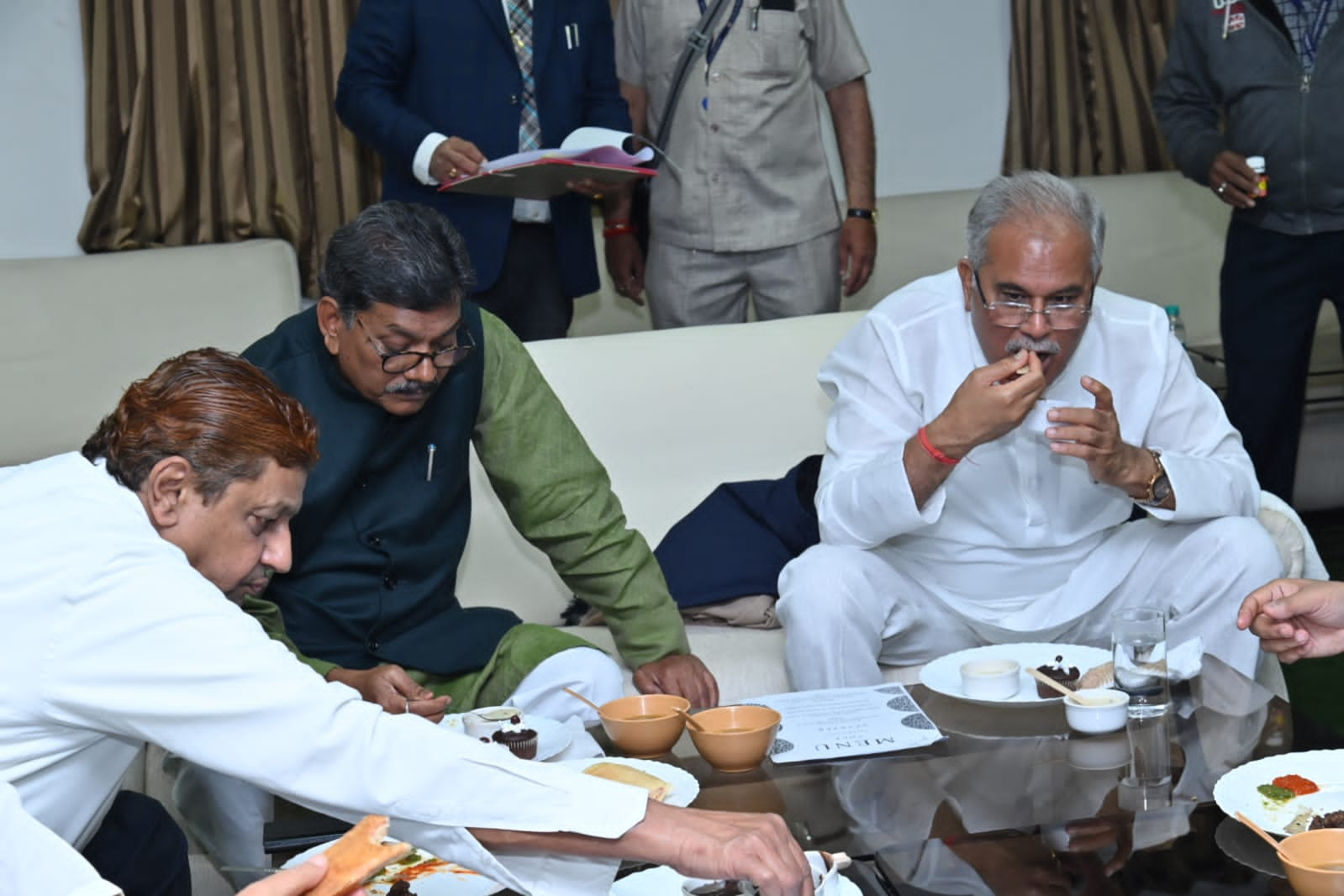 Assembly proceedings adjourned indefinitely due to breaking, reservation, conversion, ruckus, Chief Minister Bhupesh Baghel, MLA, lunch of Millets, Assembly Deputy Speaker, Congress MLA Santram Netam, Chhattisgarh, News, khabargali