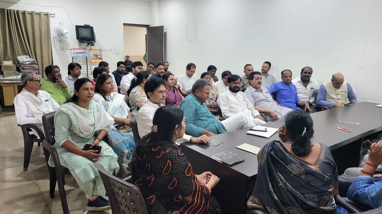 85th session of National Congress, Souvenir Committee, Chairman Guru Rudra Kumar, Ko.  Chairman Rajendra Tiwari, Advisor to Chief Minister Ruchir Garg, Convenor Lakheshwar Baghel, Coordinator Ambika Singhdev, Ruchir Garg, Shailesh Nitin Trivedi, Chhattisgarh, Khabargali