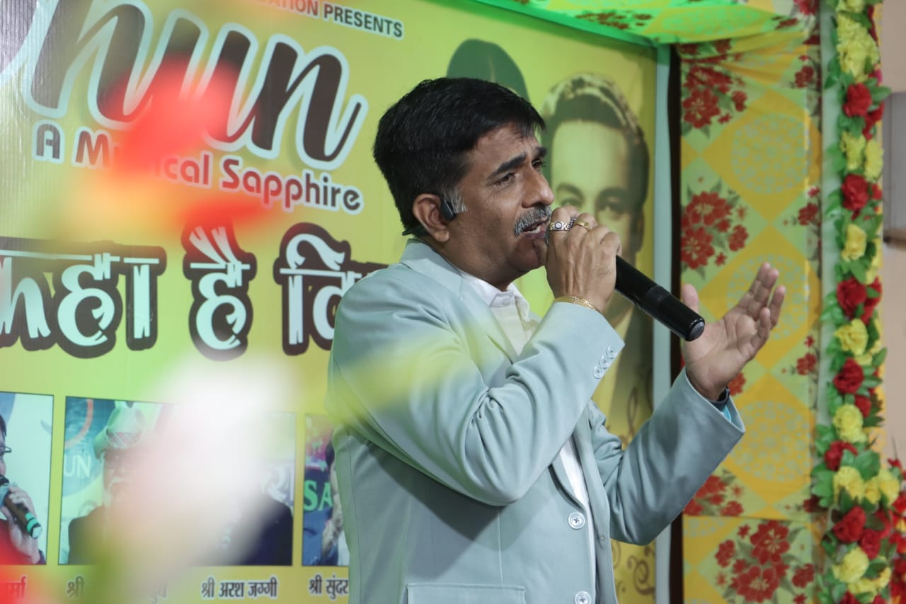 Dil ne yeh kaha hai dil se, new and old songs, jhoome audience, music organized by Dhun Foundation, Ravindra Singh Dutta, Ajay Advani, Rajul Dave, Babulal Prajapati, Arash Jaggi, Manoj Shukla, Jagdish Dubey, Ravindra Singh Dutta, Harish Makhija  , Hariom Makhija, Sundar Kukreja, Ritu Srivastava, Monika Tiwari, Ranu Gajbhiye, Aarti Sahu, Mahendra Gandhi, Satnam Dua, Raipur, Khabargali