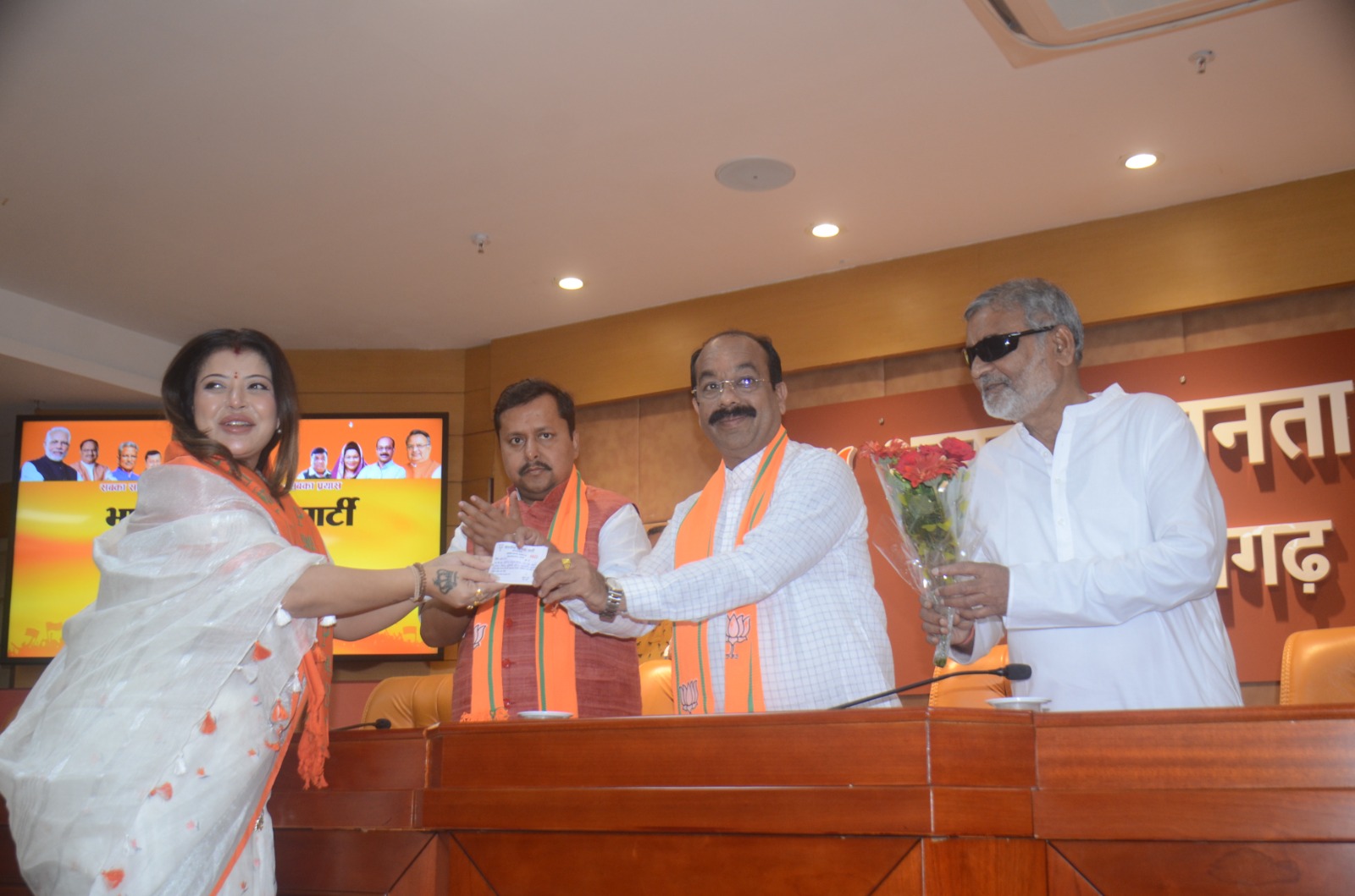 Renowned Industrialist, MD of Simplex, Sangeeta Ketan Shah, Membership of BJP.  Chhattisgarh, Khabargali