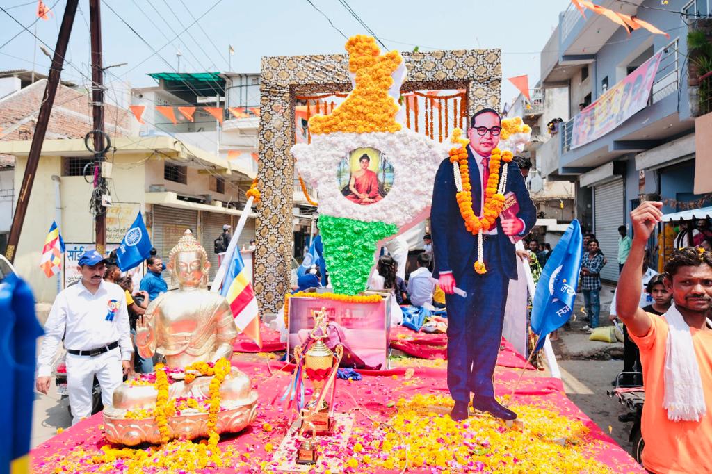 Constitution maker Dr. Bhimrao Ambedkar's birth anniversary, Sushil Sunny Agarwal, President, Chhattisgarh Building and Other Construction Workers Welfare Board, Raipur, Chhattisgarh, Khabargali